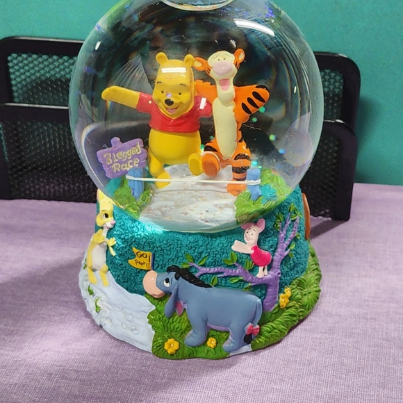 Disney Other - Winnie the Pooh & Tigger Musical Snow Globe